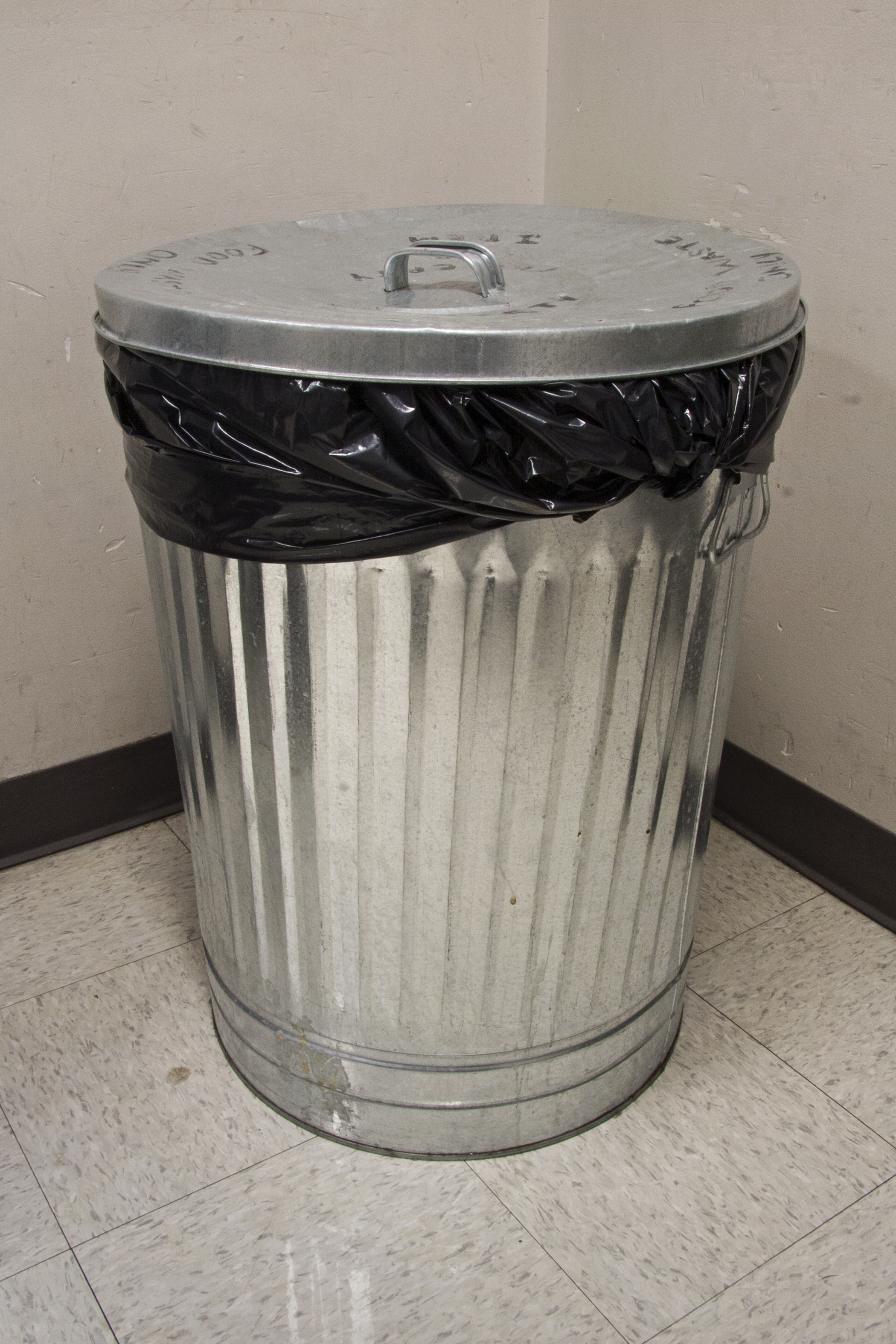 oztorah-blog-archive-trash-can